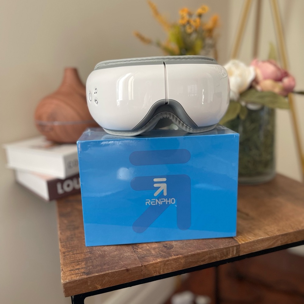 EYE MASSAGER